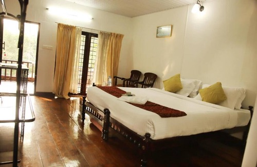 Aymanam Hotel | Backwater Retreat Resort - Kumarakom