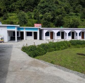 Sitapur Hotel | Badri Vishal Homestay