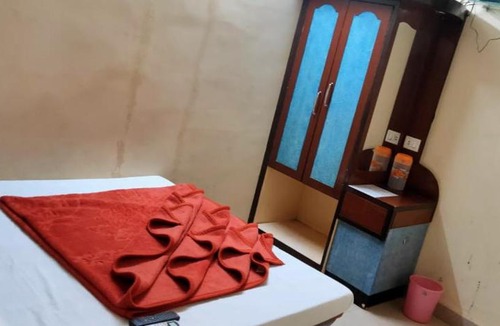 Hoshangabad House | Balaji Inn