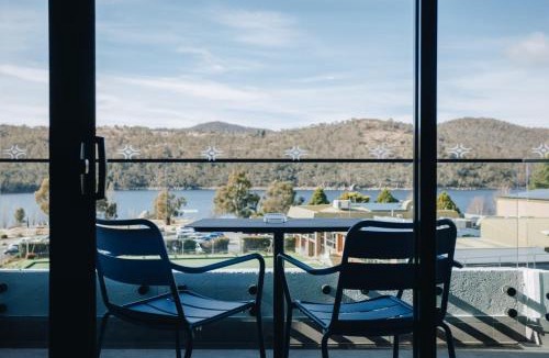 Jindabyne Hotel | Banjo Paterson Inn