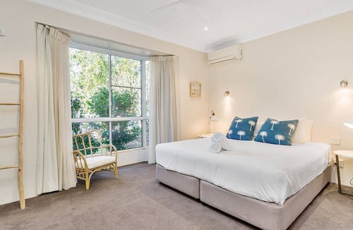 Suffolk Park House | Barney's - walking distance to the best beaches in Suffolk!