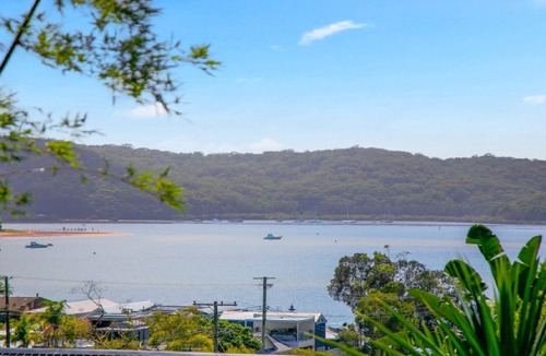 Wagstaffe House | Bay Views, Bush Setting and Heated Plunge Pool