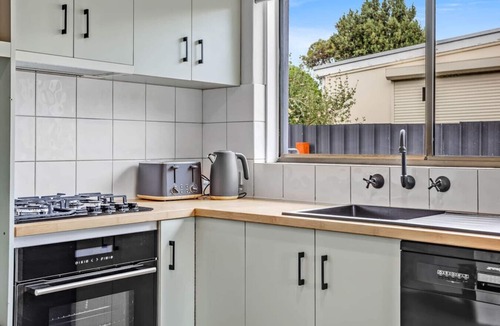 Port Elliot House | Bayhaven—Breezy Family Getaway by Horseshoe Bay