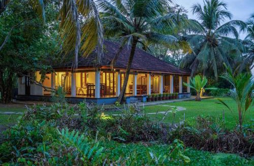 Kumbalam Bed & Breakfast | Baymaas LakeHouse