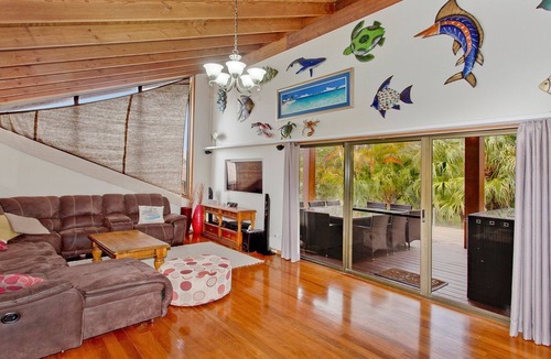 North Haven House | Bayside Delight - 4 bedroom holiday home in North Haven, close to beach and river