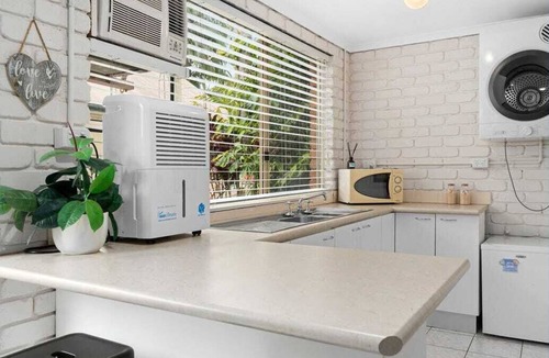 Korora Villa | Beach 2 mins, 15+ guests, Pet and Children, Pools