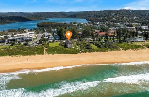 Narrabeen Apartment | Beach bliss - direct beach access apartment