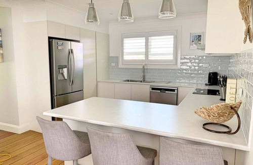 Catherine Hill Bay Cottage | Beach Cottage - 100 meters walk to Pristine Beach