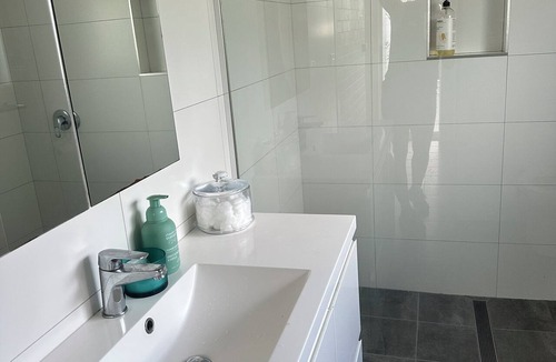 Tathra Apartment | Beach side Apartment, situated just across the road from Tathra’s main beach