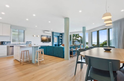 South West Rocks Apartment | Beaches Unit 3 - Luxury Beachfront Unit – Ground Floor