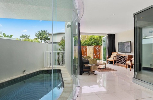 Sapphire Beach House | Beachfront by the CC, Plunge Pool, Beach, Pet Friendly