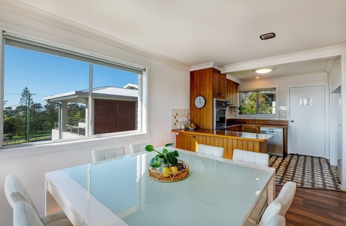 Dalmeny House | Beachfront family home