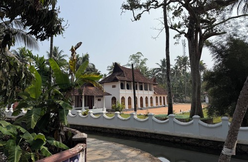 Kainakary House | Beautiful 3-bedroom bungalow in adorable Pullinkunnu perfect for relaxing