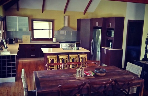 Tarbuck Bay House | BEAUTIFUL BALI VIEW, PACIFIC PALMS - Peaceful, Private and Pet Friendly!