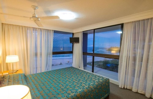 Coolangatta Resort | Beautiful Beach Front Apart. sleep six available Dec 26th 2026 - Jan 9th 2027.