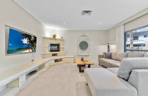 Sylvania Waters House | Beautiful house in Sylvania Waters