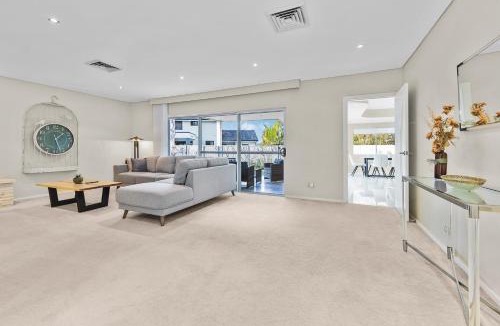 Sylvania Waters House | Beautiful house in Sylvania Waters
