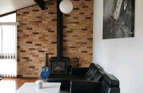Glenfield House | ¶Beautiful Pet Friendly Bedroom Room+TV + Wifi Pet Friendly