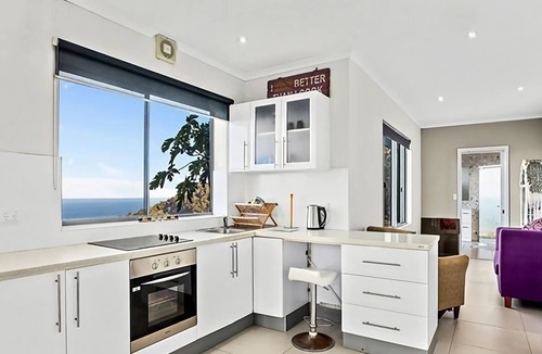 Korora House | Belvedere The Sanctuary, self-contained apartment on the ground floor - spectacular views!