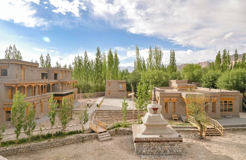 She Hotel | Bilupa Mountain Lodge