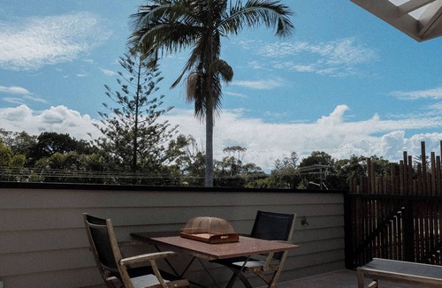 Suffolk Park Apartment | Bird & Beach - Modern Apartment - 2 minutes walk to the beach