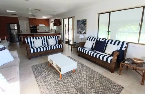 Woolgoolga House | "Birdsong"