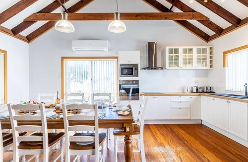 Anna Bay House | Birubi Beach House, 14 Campbell Avenue - fantastic house and close to the surf beach