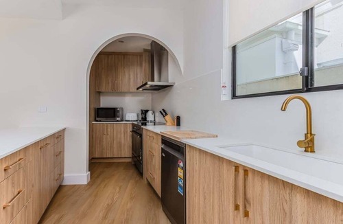 Casuarina House | Black Wattle Beach House