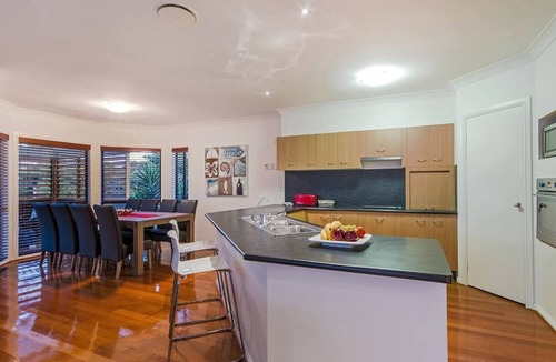 Broadbeach Waters House | Bliss on Sunshine - Space, Space, Space!