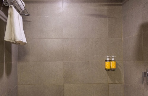 Madhapur Hotel | Bloom Hotel - HITEC City