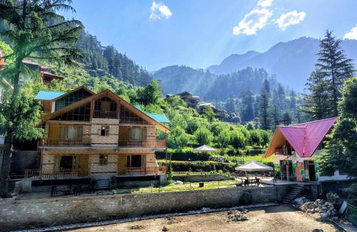 Ghiyagi Hotel | Blooming paradise stay