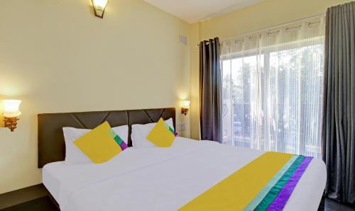 Morjim Hotel | Blue Door