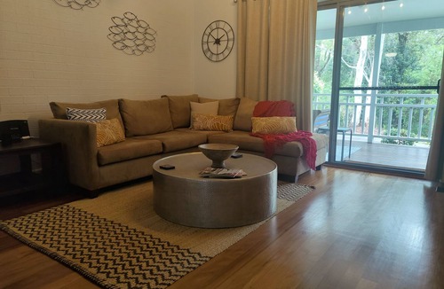 Cams Wharf Villa | Blue Lago at Raffertys Resort