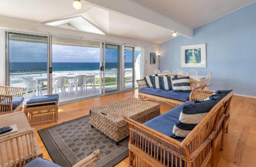 Boomerang Beach House | Blue Pacific