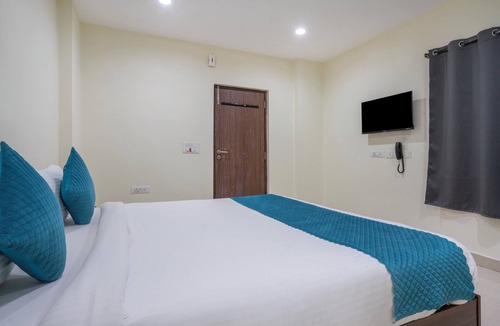 Madhapur Hotel | Blue Springs