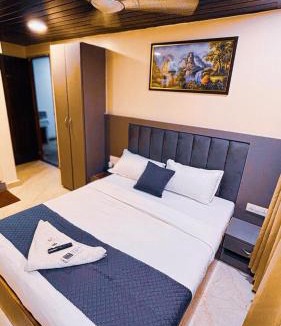 Andheri West Hotel | Blue Wellingten