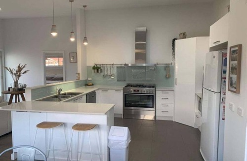 Tathra Resort | Blue Whale Retreat - Moments from Kianinny Beach