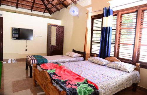 Mudigere House | BlueMoon Homestay - Near to Falls and View Points, Home Food & Estate