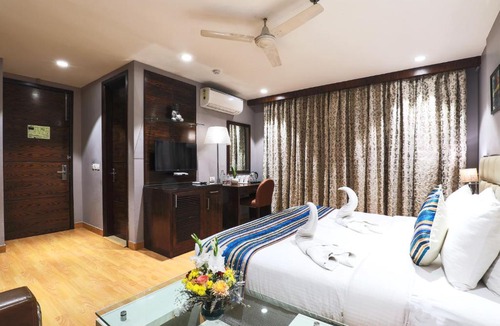 Kalkaji Hotel | Bluestone Nehru Place by The Cosy Hotels