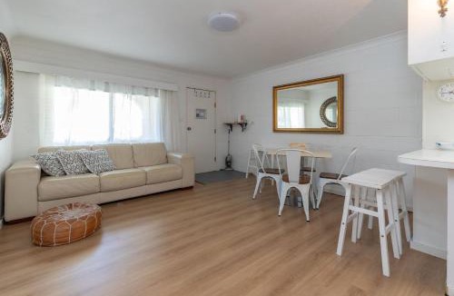 Boomerang Beach House | Blueys Beach Villa Manyana 11