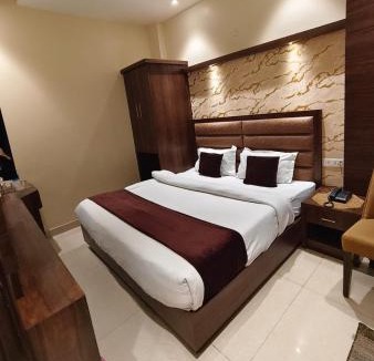 Amritsar Bed & Breakfast | BNB Blossom-300 meters from golden temple