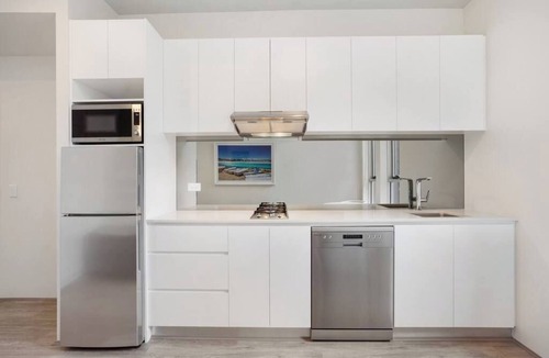 Bondi Apartment | BONDI BEACH STUDIOS: III