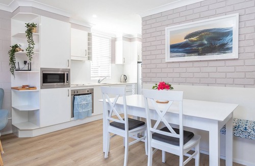 Blueys Beach House | Boomerang Point Apartment