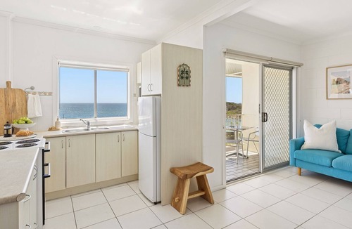 Yamba Apartment | Boorolong 3 - Million Dollar Views on a Budget - Holiday Yamba
