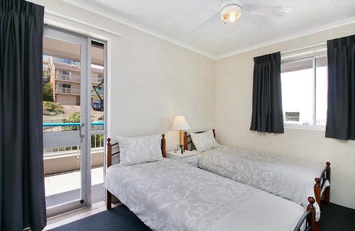Tweed Heads House | Border Terrace unit 8 - Large apartment walk to beaches and clubs