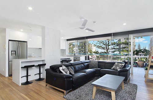 Tweed Heads Apartment | Border Terrace Unit 6 close to beaches, shopping and clubs in Coolangatta & Tweed Heads area