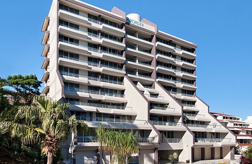 Tweed Heads Apartment | Border Terrace Unit 4 close to beaches, shopping and clubs in Coolangatta & Tweed Heads area