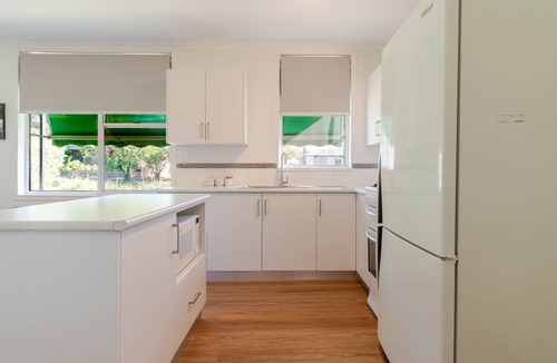Mount Austin House | Botanic Base Pets Welcome Wagga Wagga