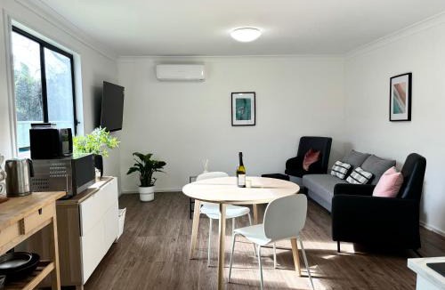 North Nowra House | Bowerbird Cottage