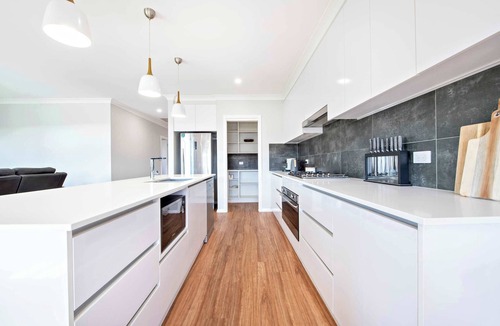 Dubbo House | Bradford House. Sleek & Modern. South Dubbo Garden